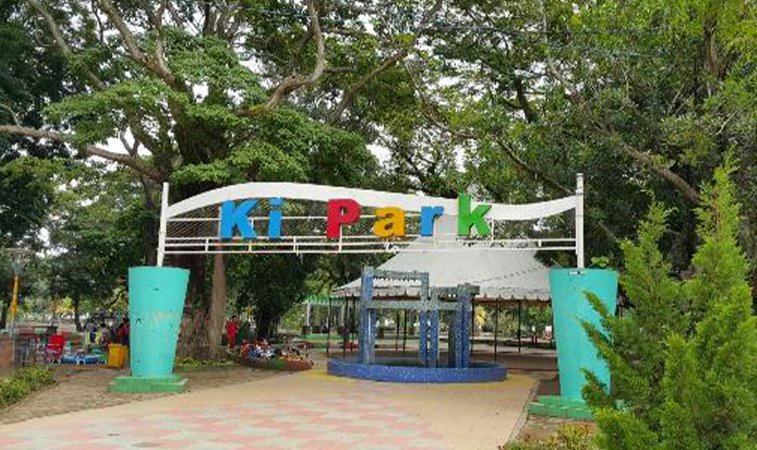 Taman Kambang Iwak : Wisata Umum Yang Ramah Di Kantong