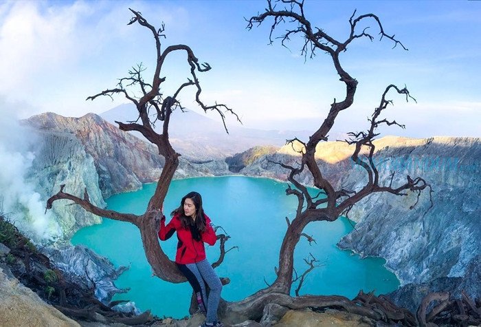 Kawah ijen : Terdapat danau Indah Dari Hasil Letusan
