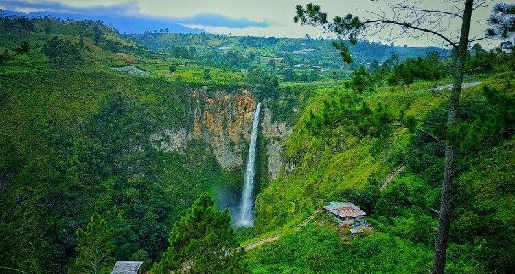 Sipiso Piso Waterfall