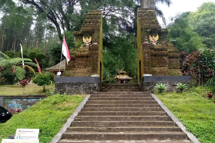 Kraton Gunung Kawi Malang